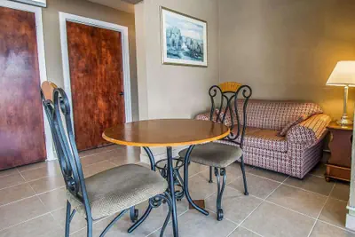 Photo 4 - Rodeway Inn Gainesville - University Area
