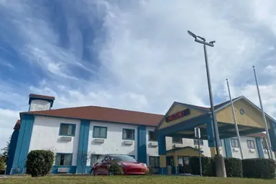 Photo 2 - Tropicana Inn and Suites