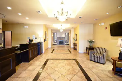 Photo 3 - Holiday Inn Express & Suites Del Rio by IHG