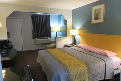Photo 3 - Travel Inn Motel