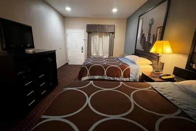 Photo 2 - Super 8 by Wyndham Center