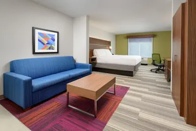 Photo 3 - Holiday Inn Express Hotel & Suites Tullahoma by IHG