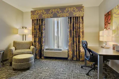 Photo 5 - Holiday Inn Express & Suites Gonzales by IHG