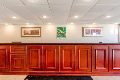 Photo 5 - Quality Inn Dyersburg I-155