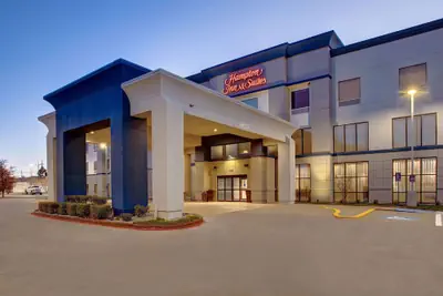 Photo 2 - Hampton Inn & Suites Borger
