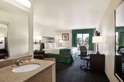 Photo 5 - Travelodge by Wyndham McAlester