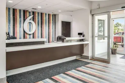 Photo 5 - Motel 6 Cleburne, TX