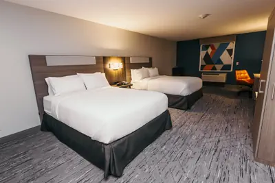 Photo 5 - Holiday Inn Express and Suites Urbandale by IHG