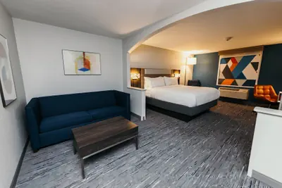 Photo 4 - Holiday Inn Express and Suites Urbandale by IHG
