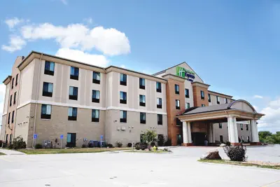 Photo 2 - Holiday Inn Express and Suites Urbandale by IHG