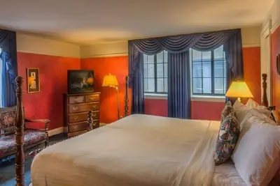 Photo 5 - Red Coach Inn
