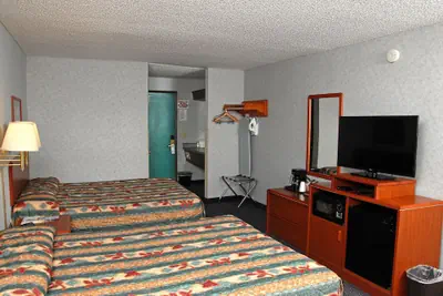 Photo 5 - Redmond Inn