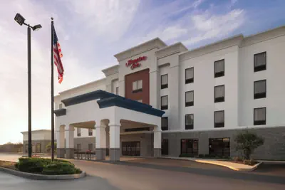 Photo 2 - Hampton Inn Ft. Wayne/Dupont Road