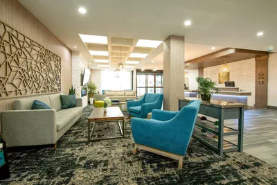 Photo 4 - Comfort Suites Oil Center