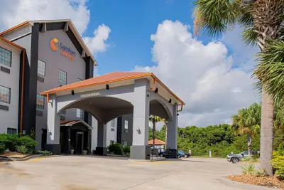 Photo 2 - Comfort Suites Oil Center