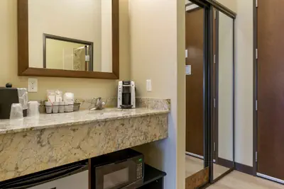 Photo 4 - Best Western Plus Lacey Inn & Suites
