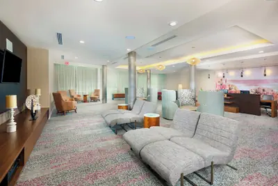 Photo 5 - Courtyard by Marriott Santa Ana Orange County