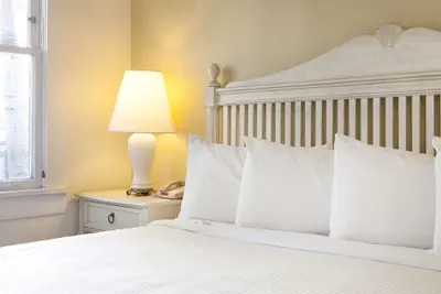 Photo 5 - The Southernmost Inn - Adults Only