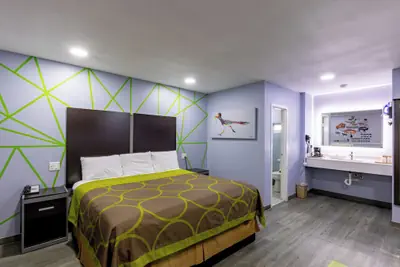 Photo 2 - Executive Inn