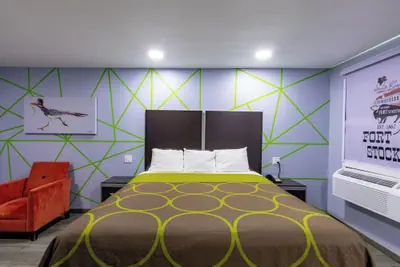 Photo 3 - Executive Inn