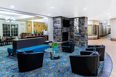Photo 3 - La Quinta Inn & Suites by Wyndham Denver Gateway Park