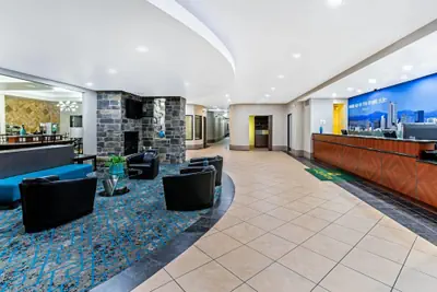 Photo 4 - La Quinta Inn & Suites by Wyndham Denver Gateway Park