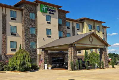 Photo 2 - Holiday Inn Express Heber Springs by IHG