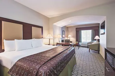 Photo 4 - La Quinta Inn & Suites by Wyndham Lancaster