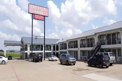 Photo 2 - Delux Inn Mesquite Near I-30 Dallas