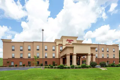 Photo 2 - Hampton Inn Ozark