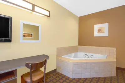 Photo 5 - Microtel Inn & Suites by Wyndham Harrisonburg