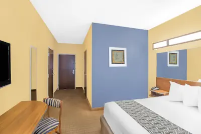 Photo 5 - Microtel Inn & Suites by Wyndham Chili/Rochester Airport