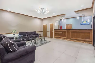 Photo 4 - Days Inn by Wyndham Baytown East
