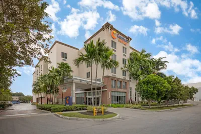 Photo 2 - Comfort Suites Miami Airport North