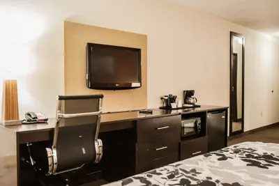 Photo 5 - Sleep Inn & Suites Fort Campbell