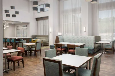 Photo 4 - Hampton Inn & Suites Lexington Columbia
