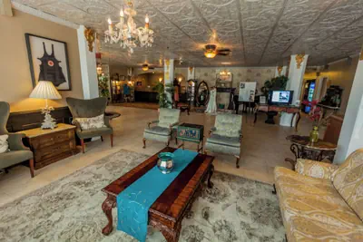 Photo 4 - The Flanders Hotel