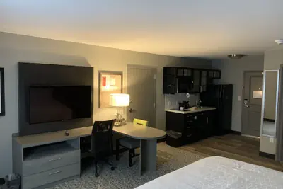 Photo 3 - Candlewood Suites Lebanon by IHG