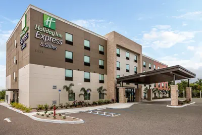 Photo 2 - Holiday Inn Express & Suites Ft Myers Beach-Sanibel Gateway by IHG