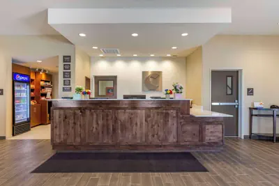 Photo 3 - Comfort Suites Albuquerque Airport