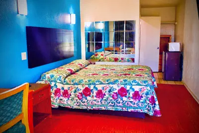 Photo 5 - Embassy motel