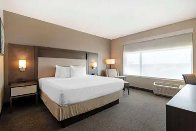 Photo 5 - Best Western Plus Executive Residency Rigby's Water World Hotel