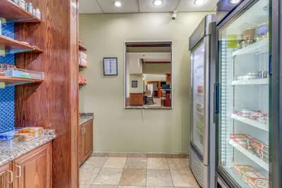 Photo 2 - Hampton Inn & Suites Gainesville
