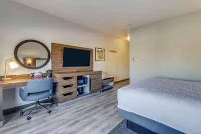 Photo 4 - Hampton Inn & Suites Gainesville
