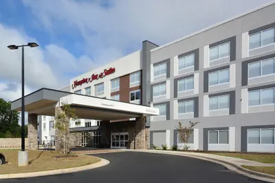 Photo 2 - Hampton Inn & Suites by HIlton Charlotte North I 485