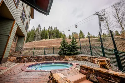 Photo 2 - Zephyr Slopeside - 1504 2 Bedroom Condo by RedAwning