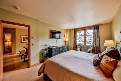 Photo 4 - Zephyr Slopeside - 1504 2 Bedroom Condo by RedAwning