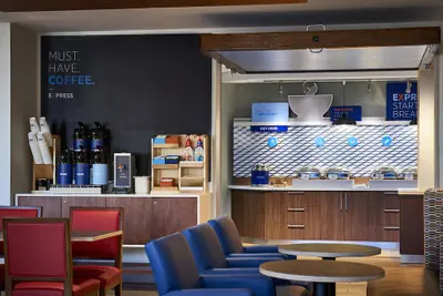 Photo 2 - Holiday Inn Express & Suites Madison West - Middleton by IHG
