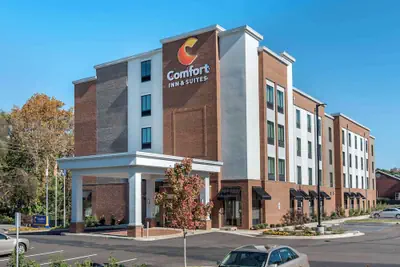 Photo 2 - Comfort Inn & Suites Downtown near University
