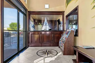 Photo 3 - Rodeway Inn Santa Ana - Garden Grove